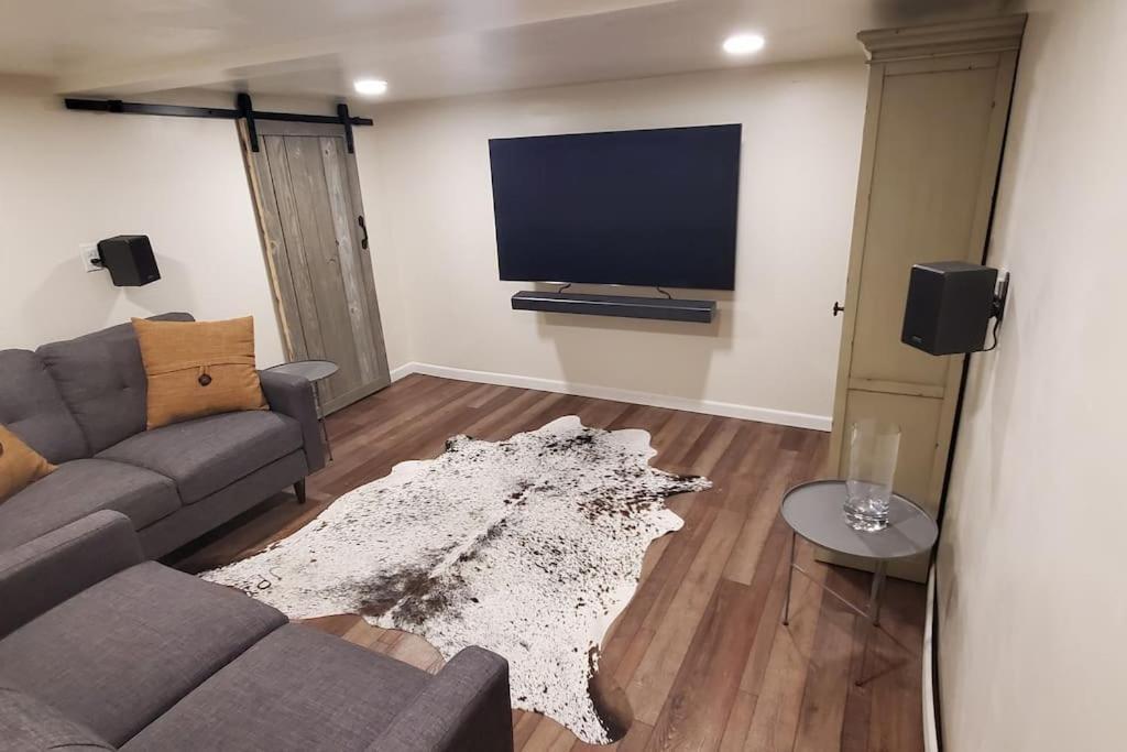 Luxury Dt Cottage - Free Parking - Self Check-In アンカレッジ エクステリア 写真