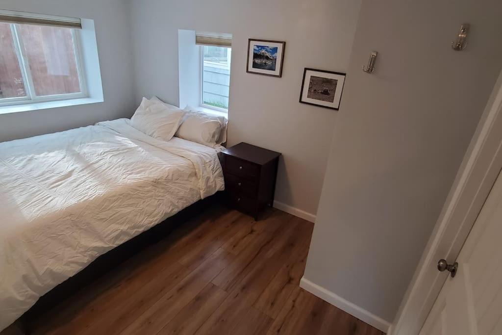 Luxury Dt Cottage - Free Parking - Self Check-In アンカレッジ エクステリア 写真
