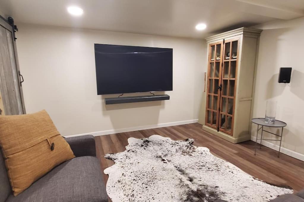 Luxury Dt Cottage - Free Parking - Self Check-In アンカレッジ エクステリア 写真